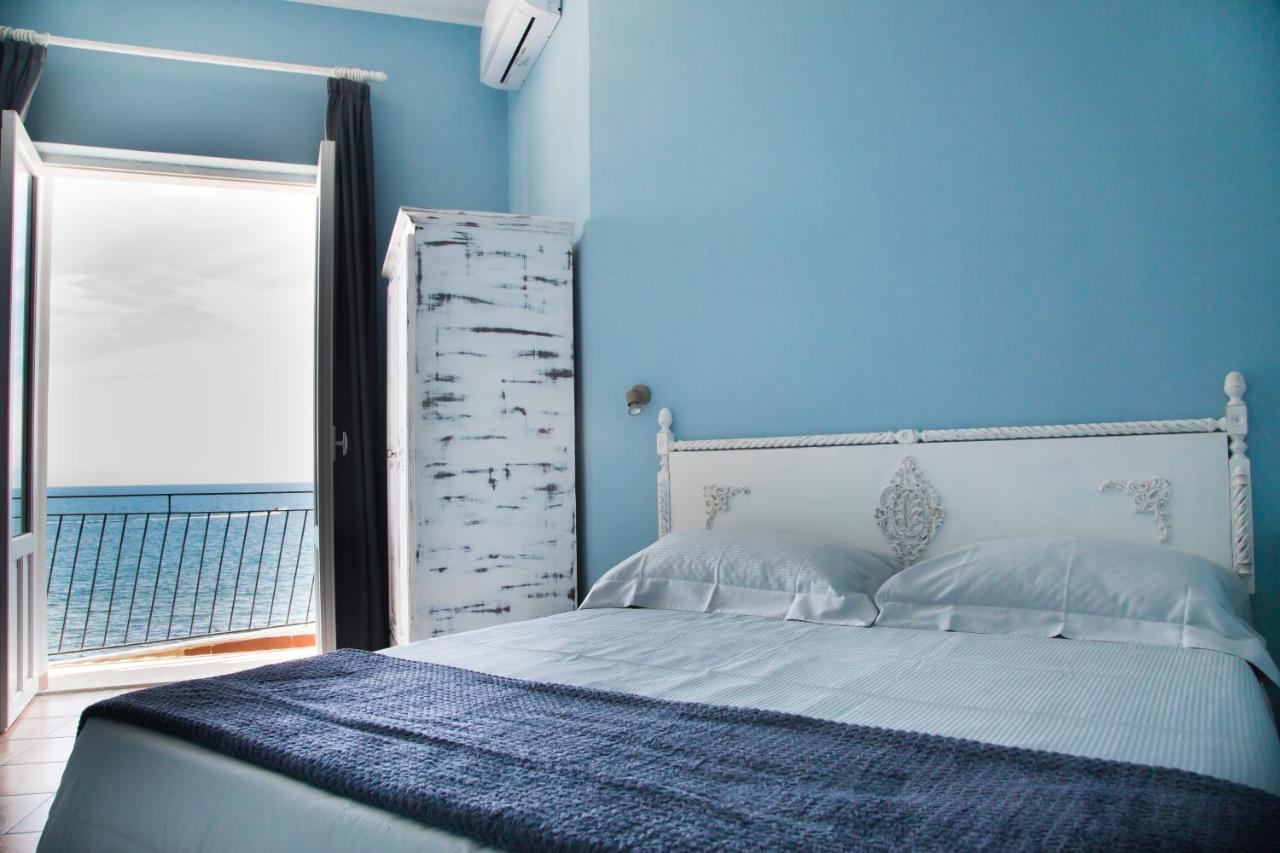 Nereidi Bed & Breakfast ซานตาฟลาวิอา ภายนอก รูปภาพ